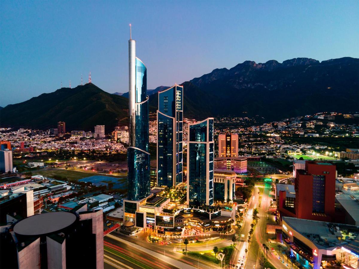 San Pedro Garza Garcia Safi Royal Luxury Metropolitan酒店 外观 照片 Torre Futura, the tallest building in Guadalajara.