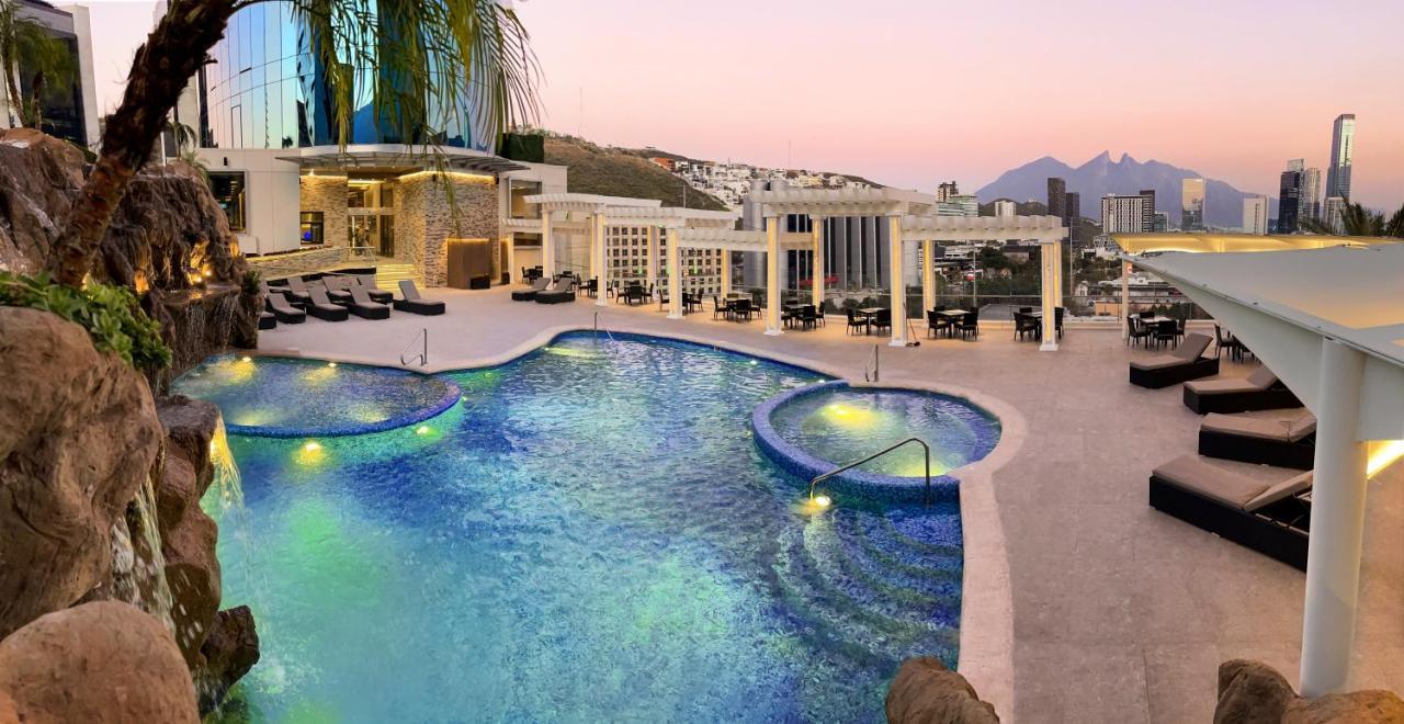 San Pedro Garza Garcia Safi Royal Luxury Metropolitan酒店 外观 照片 The pool at the hotel