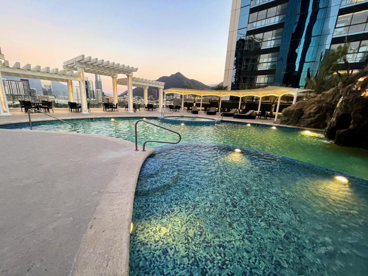 San Pedro Garza Garcia Safi Royal Luxury Metropolitan酒店 外观 照片 The pool at the Ritz-Carlton, Scottsdale